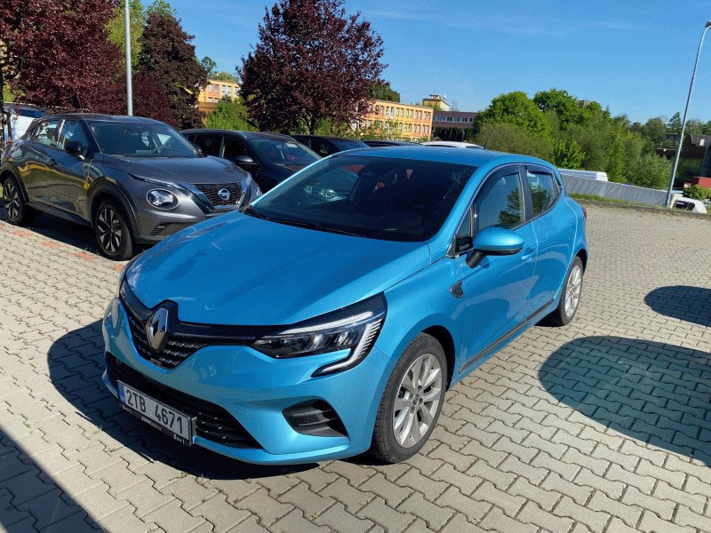 clio1.jpg